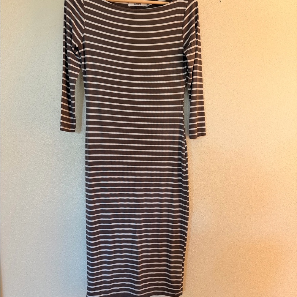 JustFab Long Sleeve Striped Dress in Grey and White